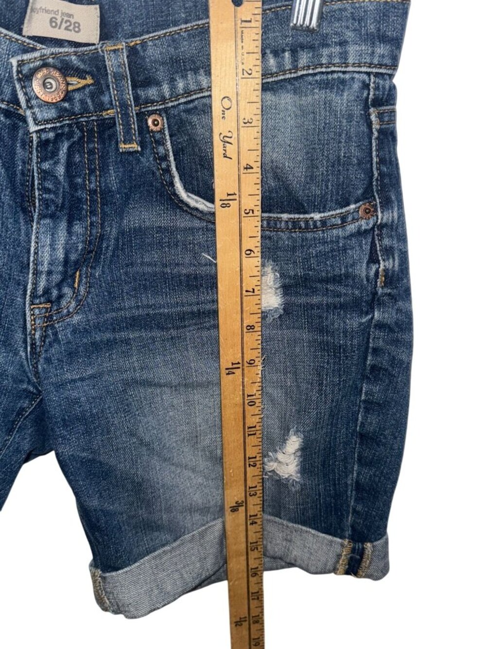 Levis Womens Distressed Denim Jean Shorts Size 6/28 Folded Hem - Picture 5 of 6